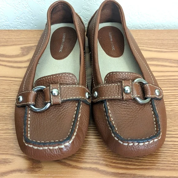 Banana Republic Brown Loafers Slip On Leather Moccasin Size 6 - Picture 2 of 6